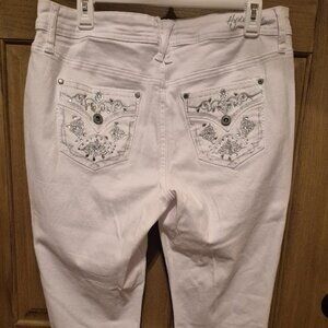 Size 14 Hydraulic White Capri Pants